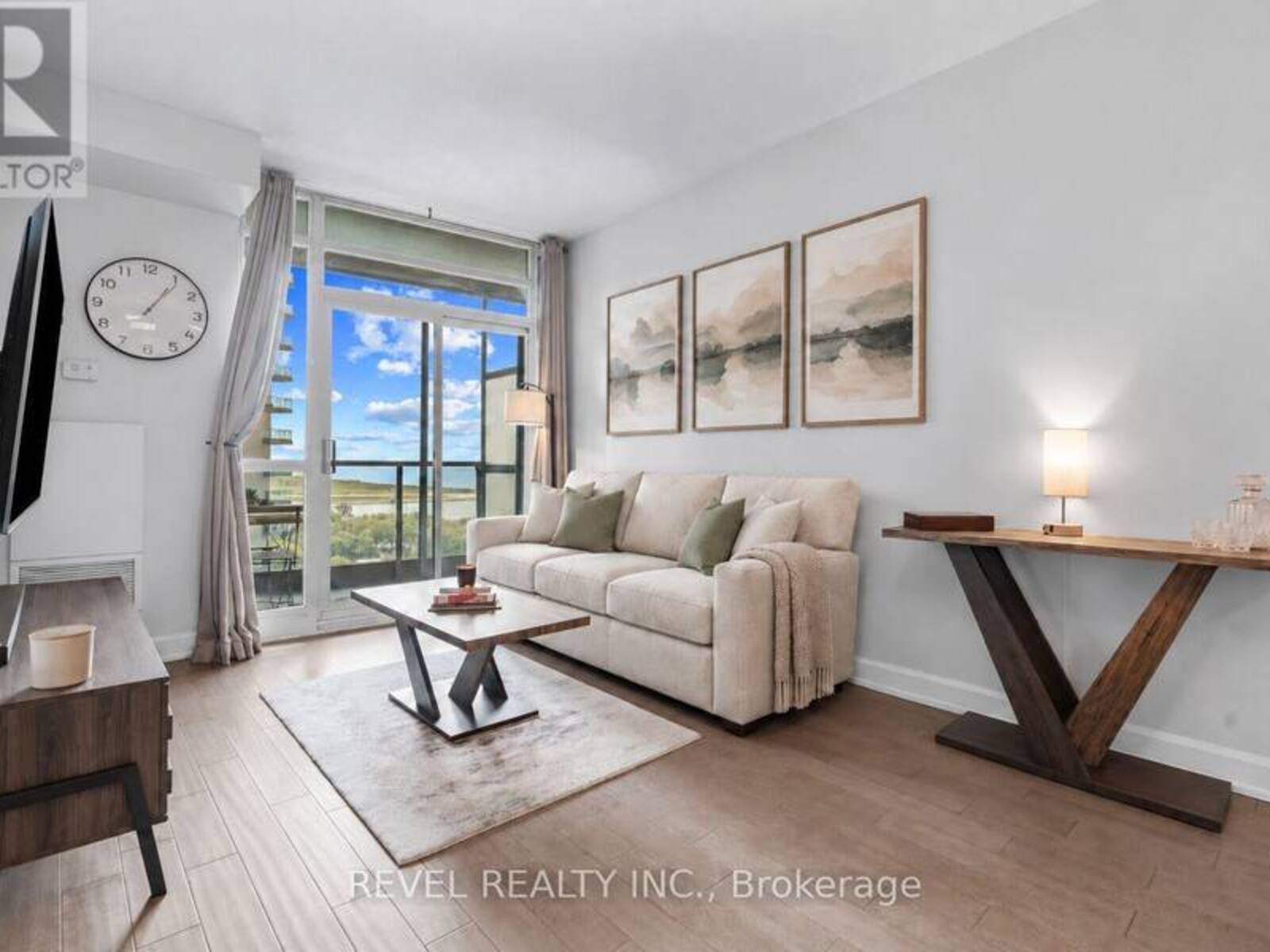 2001 - 231 FORT YORK BOULEVARD, Toronto, Ontario M5V 1B2