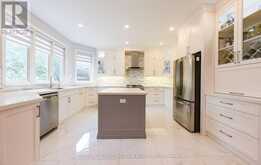 37 DRAWBRIDGE DRIVE | Markham Ontario | Slide Image Thirteen