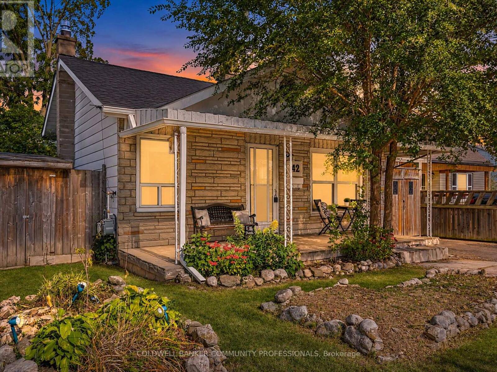 42 SANDERSON STREET, Brantford, Ontario N3S 2V2