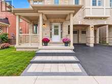 33 MOSELY CRESCENT | Ajax Ontario | Slide Image Five