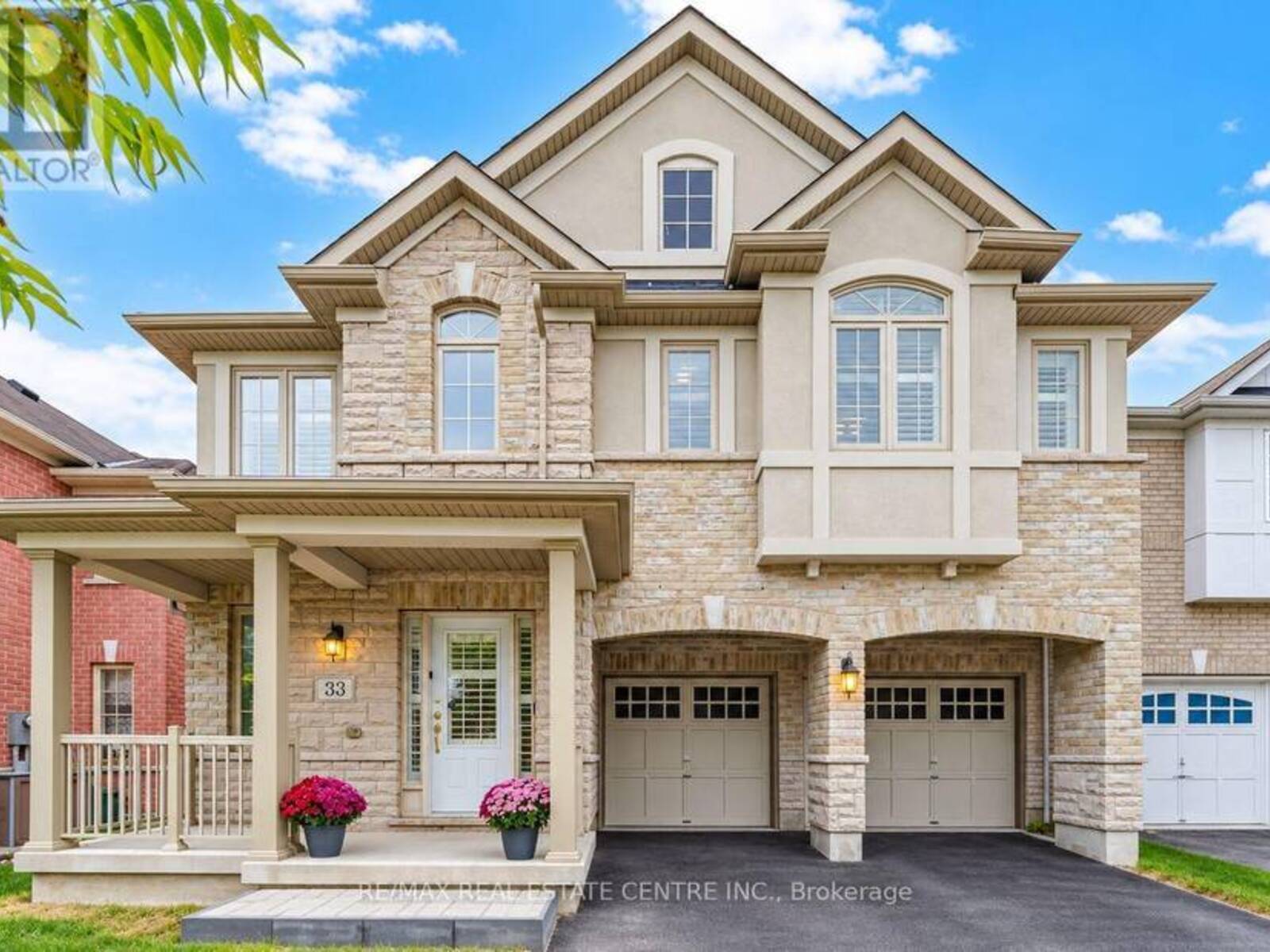 33 MOSELY CRESCENT, Ajax, Ontario L1Z 0M9