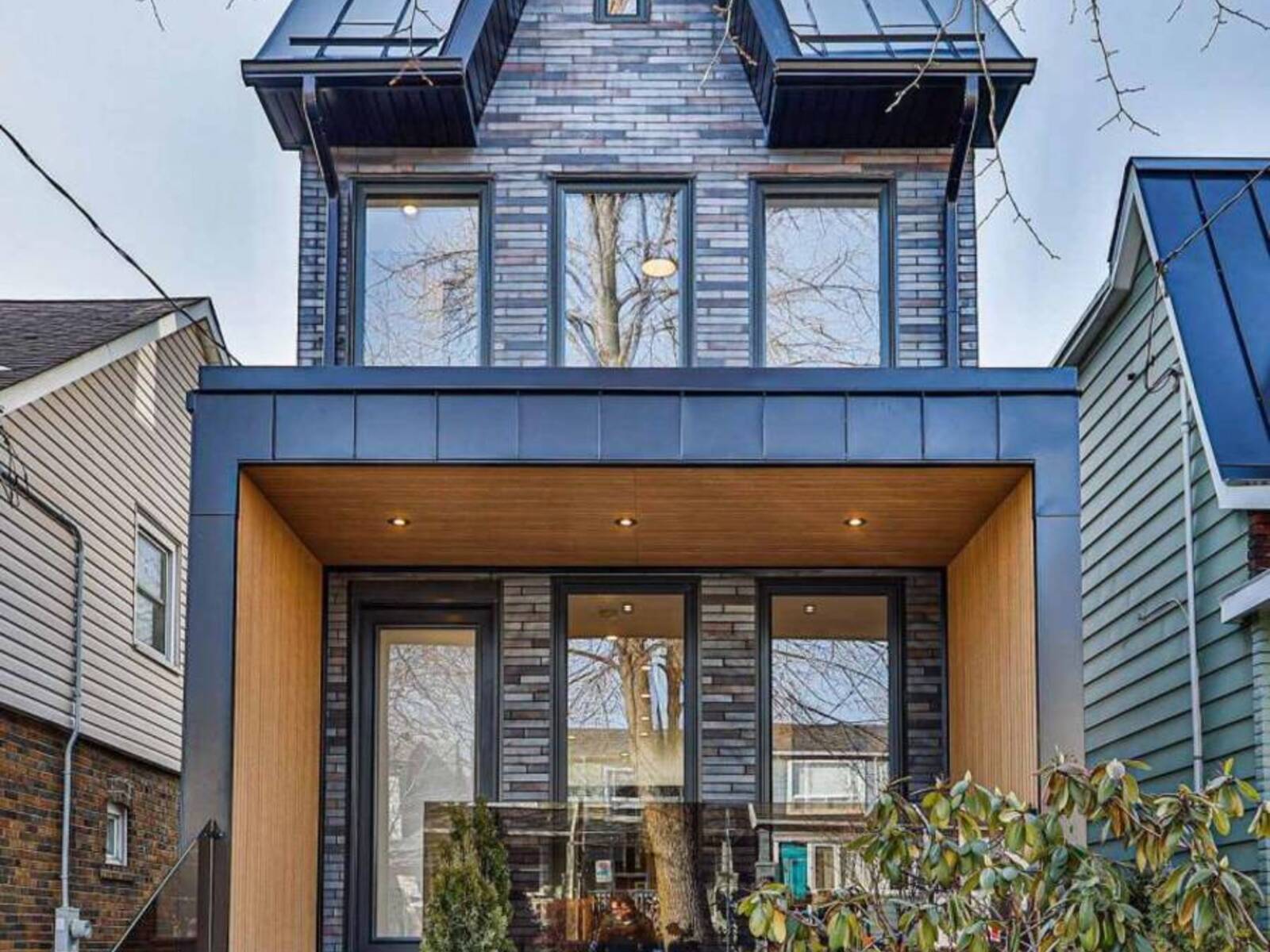 MAIN AND LANEWAY - 11 MERRILL AVENUE W, Toronto, Ontario M4C 1C4