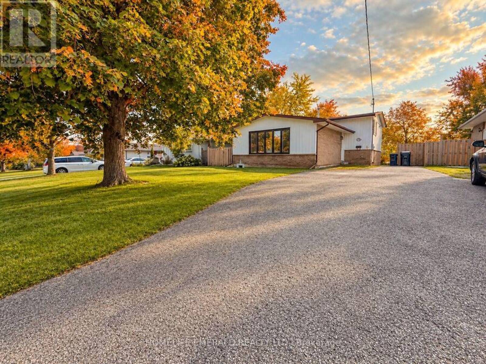 131 CUNDLES ROAD E, Barrie, Ontario L4M 3A1