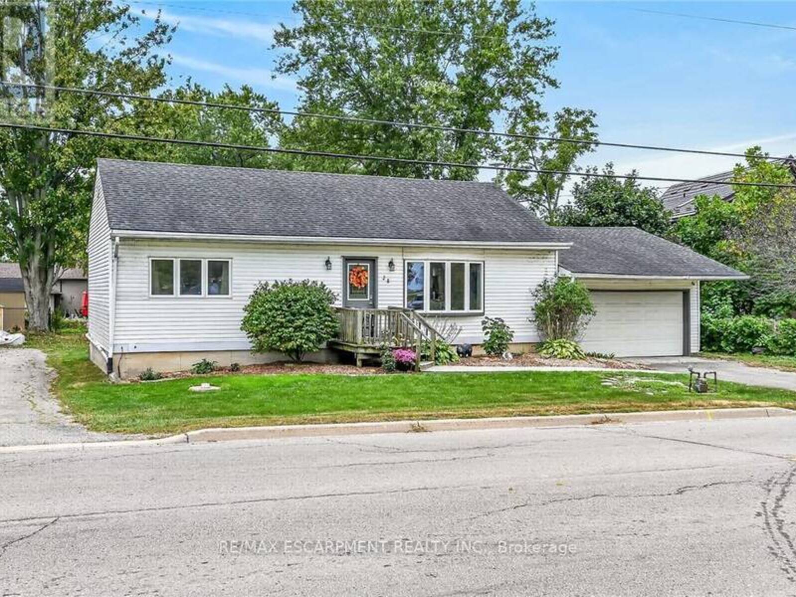 28 NELLES STREET E, York, Ontario N0A 1R0
