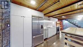 124 - 326 CARLAW AVENUE | Toronto Ontario | Slide Image Eight