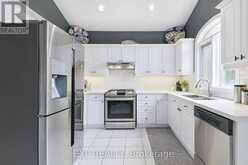 29 BATSON DRIVE | Aurora Ontario | Slide Image Seventeen