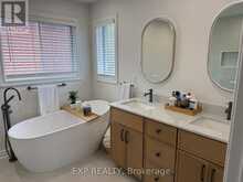 29 BATSON DRIVE | Aurora Ontario | Slide Image Thirty-one