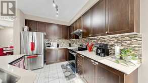 47 GOODSWAY TRAIL | Brampton Ontario | Slide Image Nine