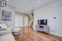 292 SHERIDAN COURT | Newmarket Ontario | Slide Image Three