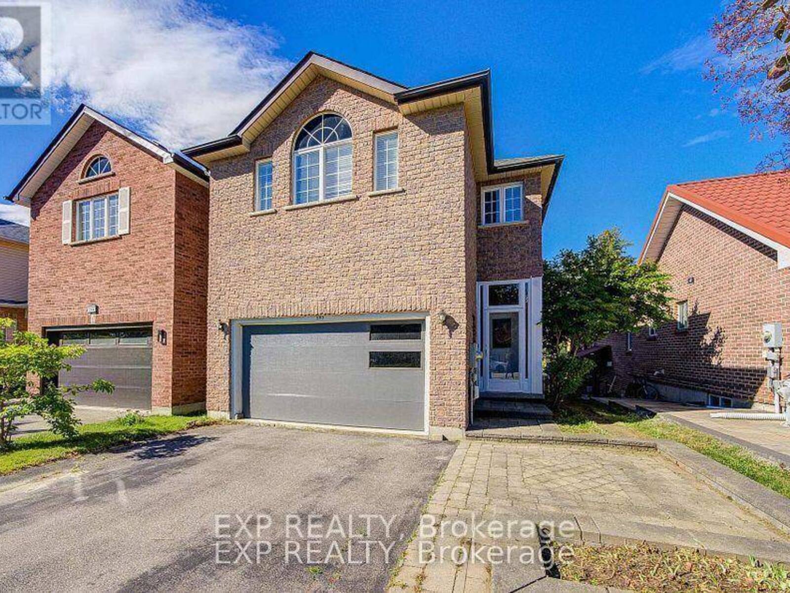 292 SHERIDAN COURT, Newmarket, Ontario L3Y 8P9