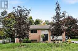 135 PETER STREET | East Gwillimbury Ontario | Slide Image Four