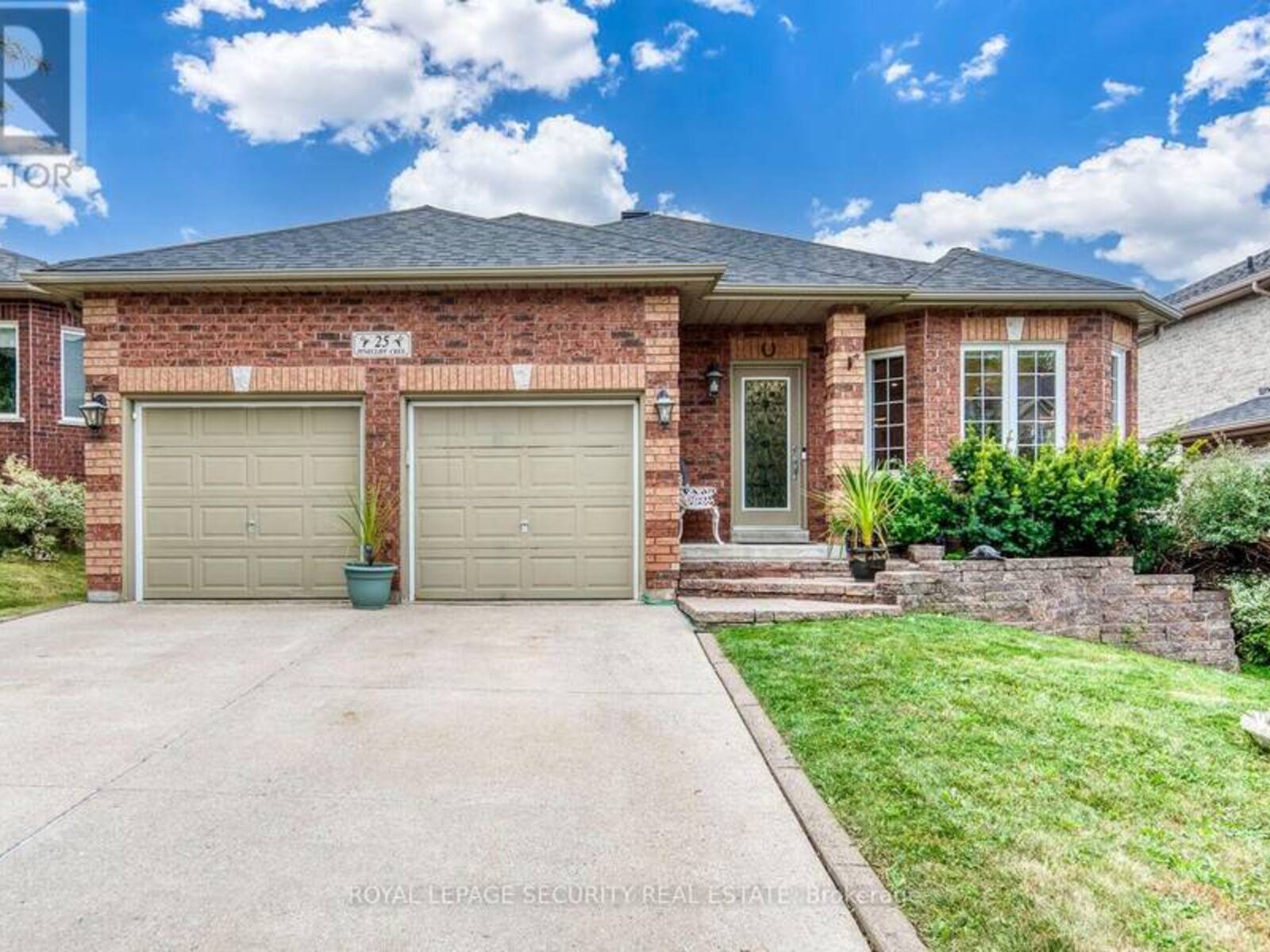 25 PINECLIFF CRESCENT, Barrie, Ontario L4N 5V2