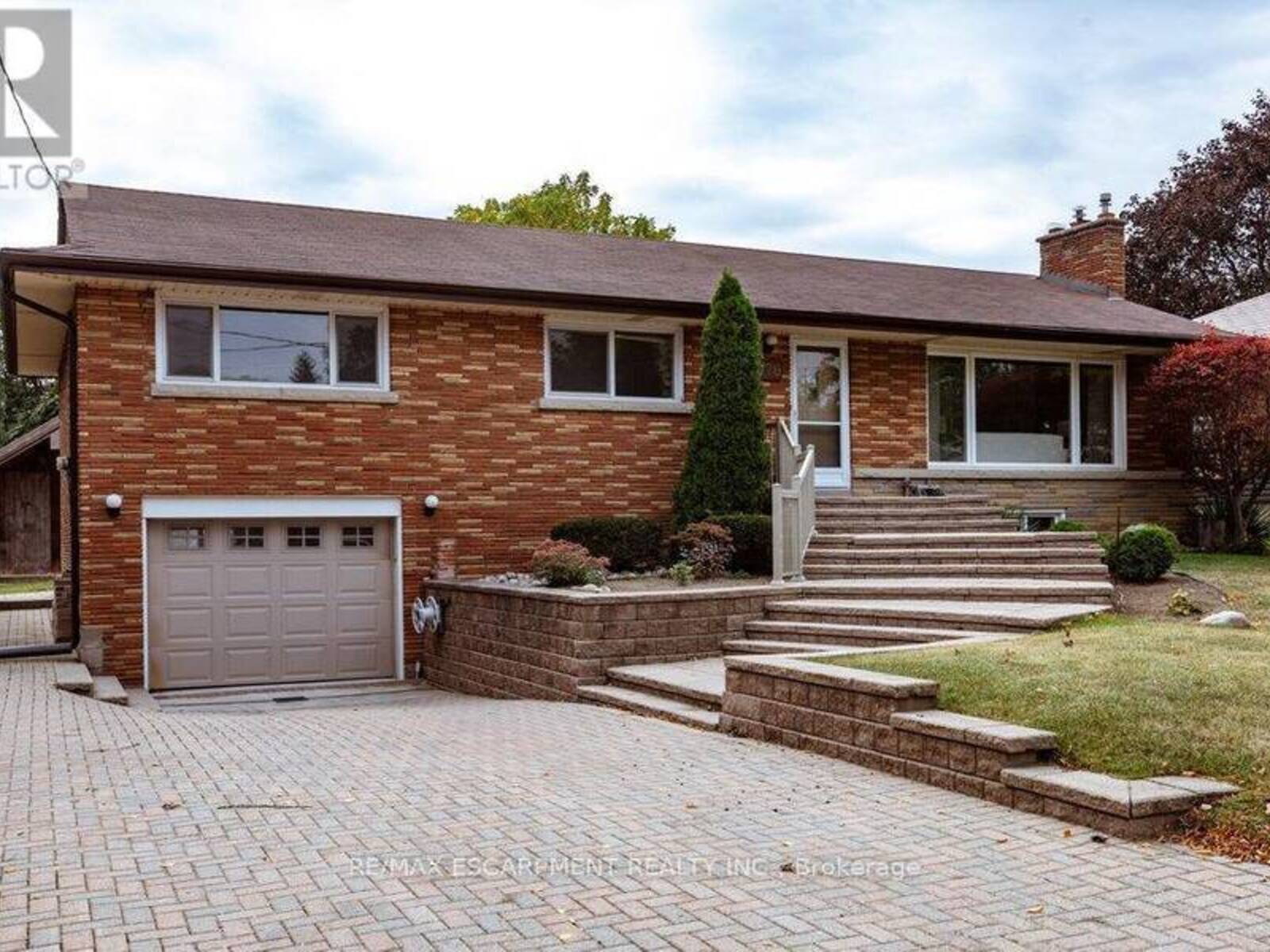 970 DANFORTH AVENUE, Burlington, Ontario L7T 1S8