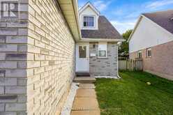 47 BUSHNELL DRIVE | Cambridge Ontario | Slide Image Three
