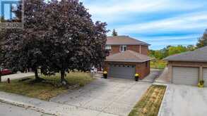 54 MONTE DRIVE | Hamilton Ontario | Slide Image Four