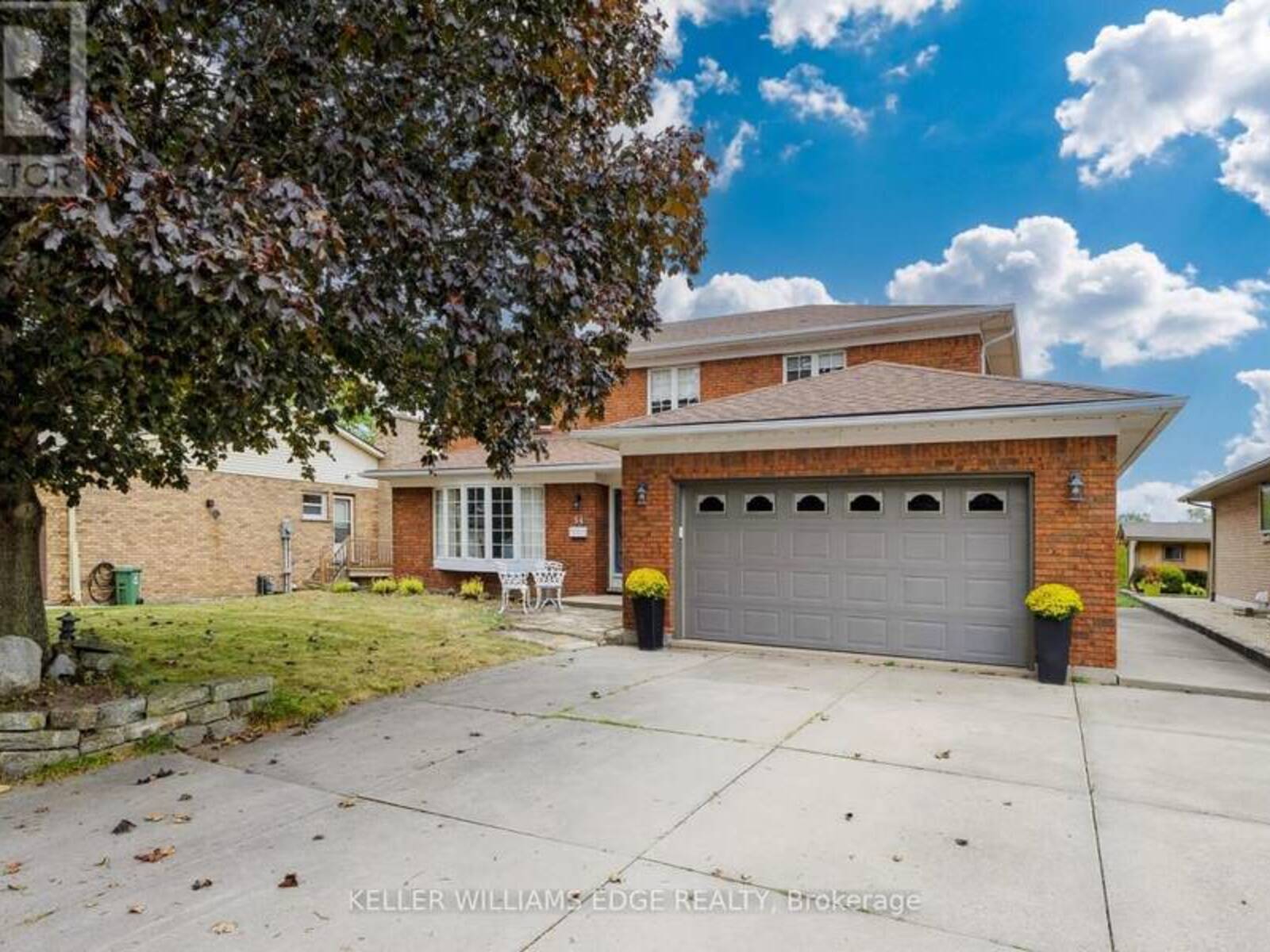 54 MONTE DRIVE, Hamilton, Ontario L8G 4M5