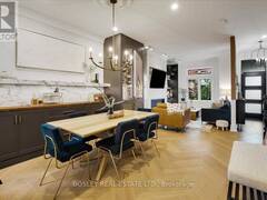 372 LOGAN AVENUE Toronto Ontario, M4M 2N8