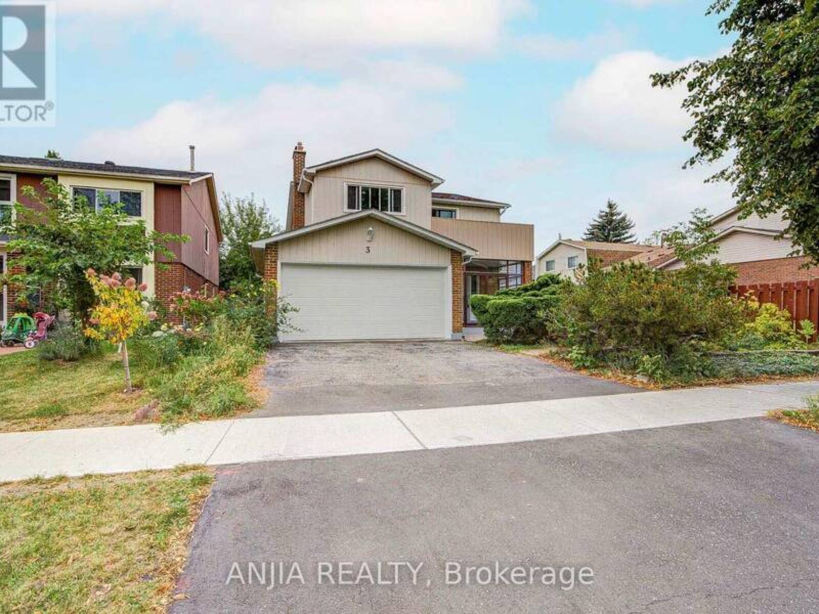 3 MOSSBROOK CRESCENT, Toronto, Ontario M1W 2W8