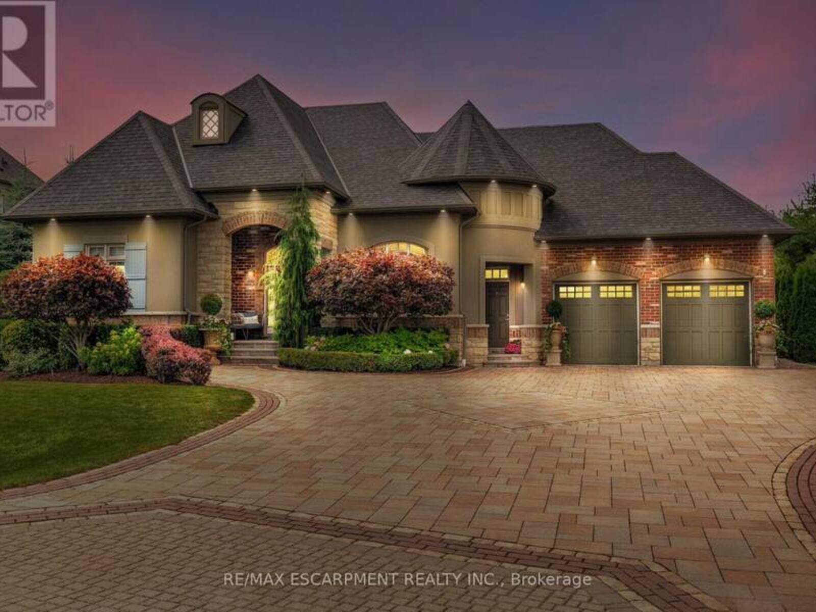 4 HOLDROYD COURT, Halton Hills, Ontario L7G 0E8
