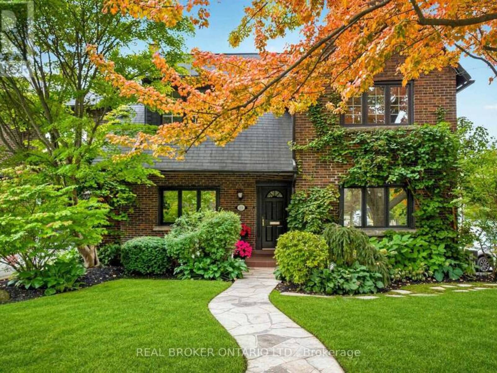 69 CHAPLIN CRESCENT, Toronto, Ontario M5P 1A2