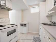 614 MCBEAN AVENUE N | Newmarket Ontario | Slide Image Thirty-one