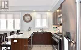 7 HOBART GARDENS | Brampton Ontario | Slide Image Six