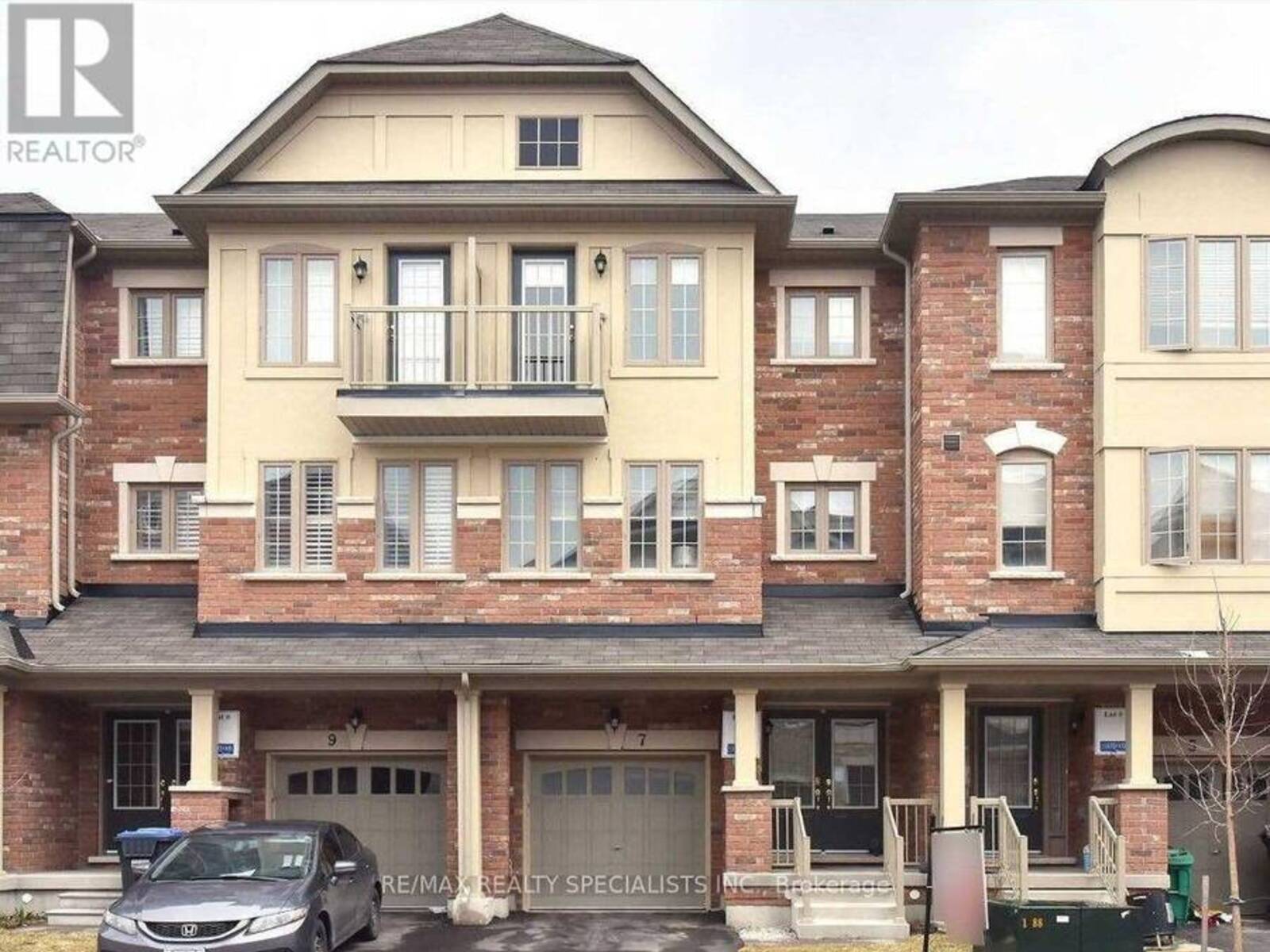 7 HOBART GARDENS, Brampton, Ontario L6Z 0J1