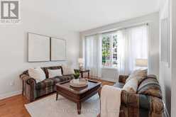 2241 GLAZEBROOK CIRCLE | Oakville Ontario | Slide Image Four