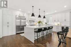420 OAKWOOD DRIVE | Burlington Ontario | Slide Image Seven