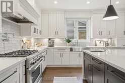 420 OAKWOOD DRIVE | Burlington Ontario | Slide Image Nine