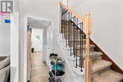 33 CLINE AVENUE N | Hamilton Ontario | Slide Image Three