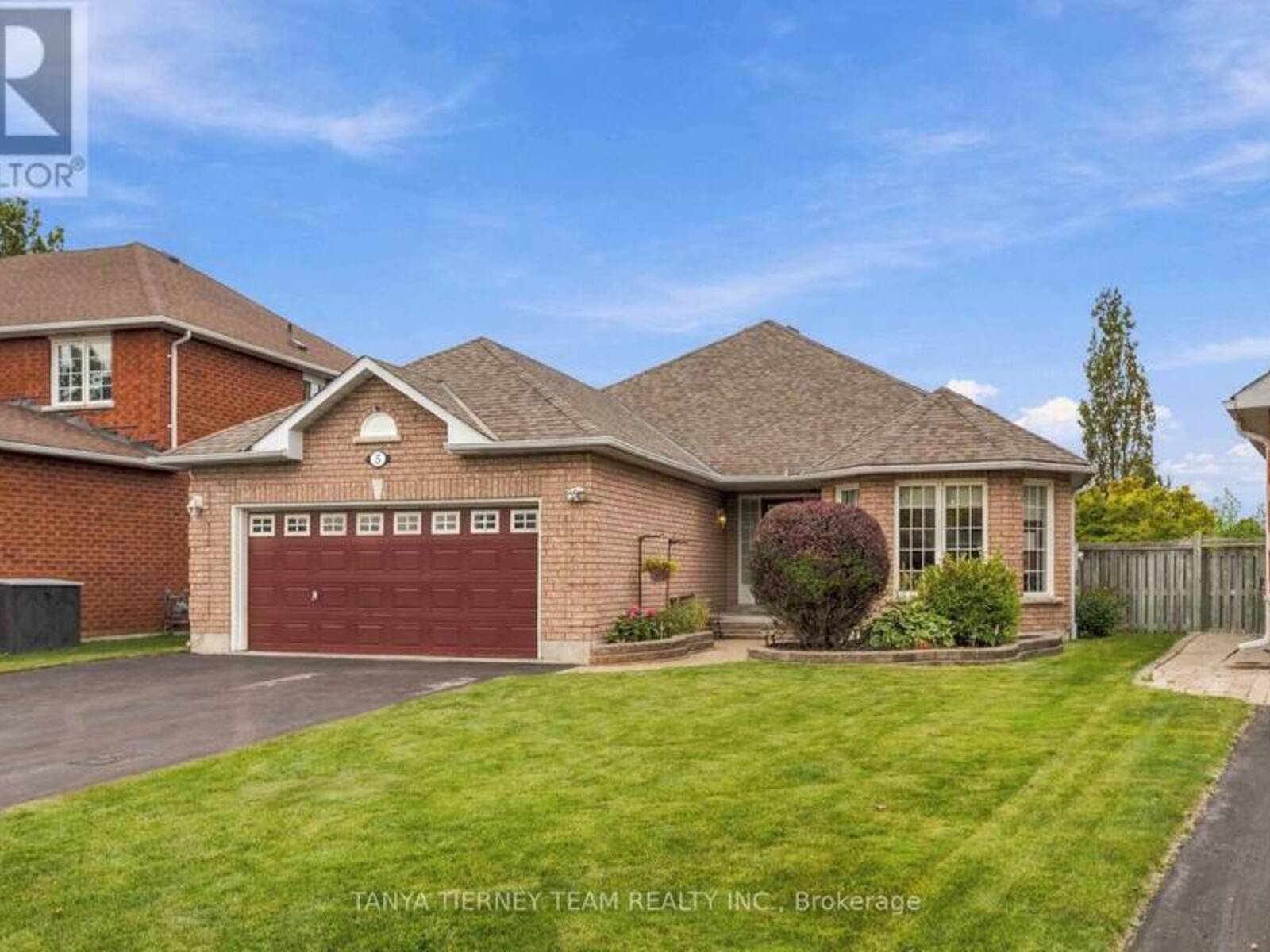 5 PADFIELD DRIVE, Clarington, Ontario L1C 5E4