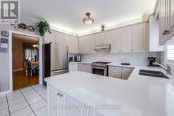 164 GOLDEN GATE CIRCLE | Vaughan Ontario | Slide Image Thirteen