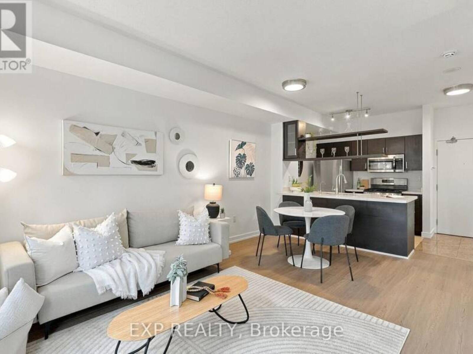 301 - 9 SPADINA AVENUE, Toronto, Ontario M5V 3V5