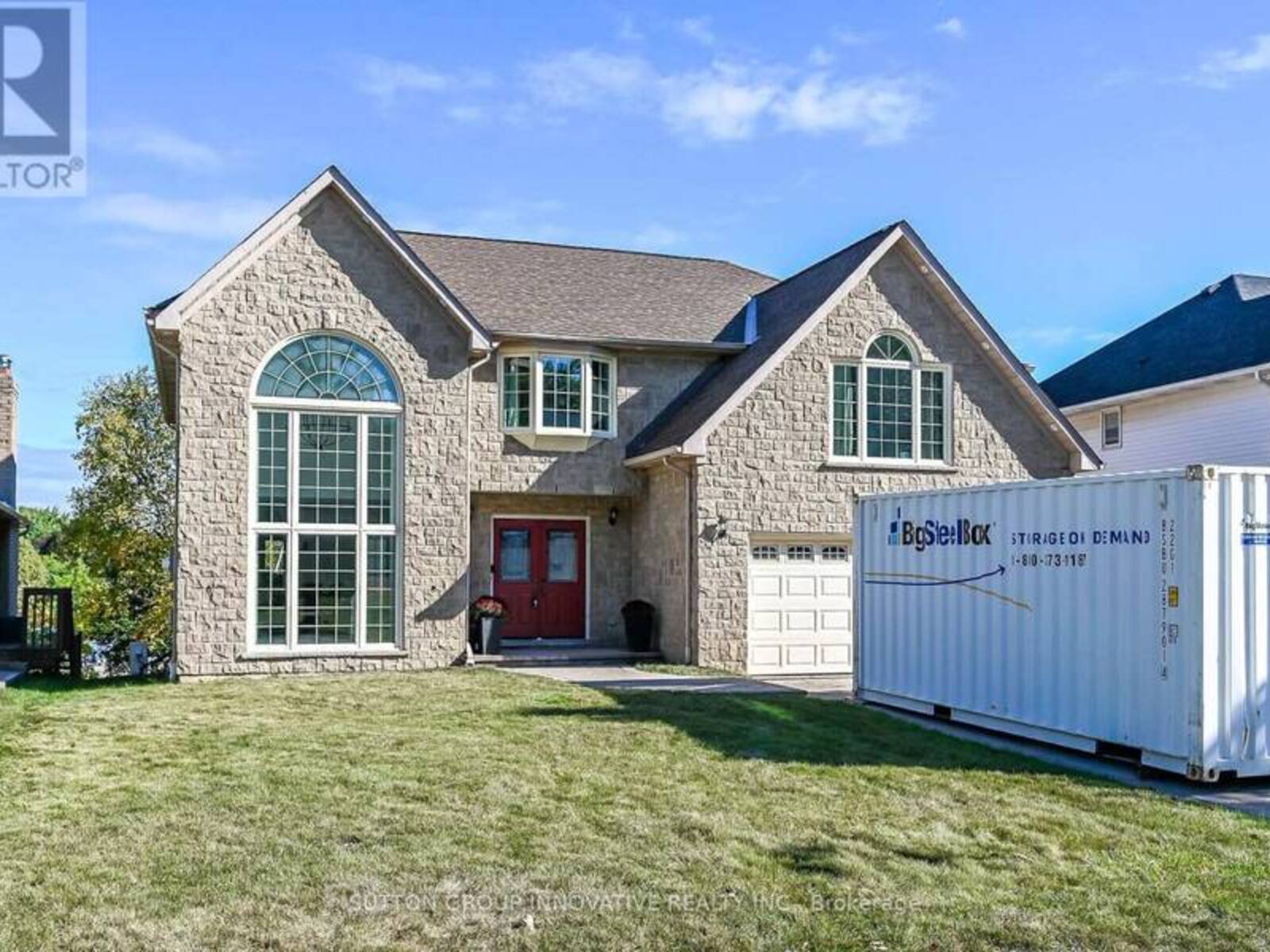 196 BLUEBELL CRESCENT, Hamilton, Ontario L9K 1B9