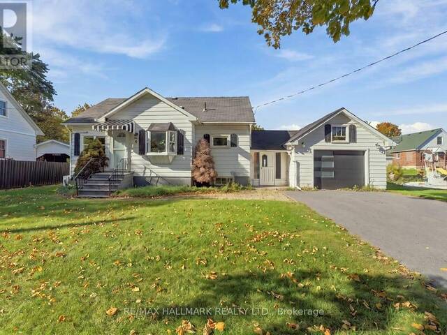 6 ALBERT STREET Whitby Ontario, L1M 1A1 - 4 Bedrooms Home For Sale