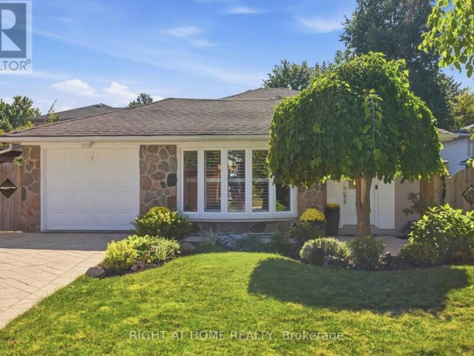 20 MONO COURT, Brampton, Ontario L6W 2G8