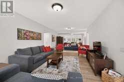 376 SILVERBIRCH BOULEVARD | Hamilton Ontario | Slide Image Nine