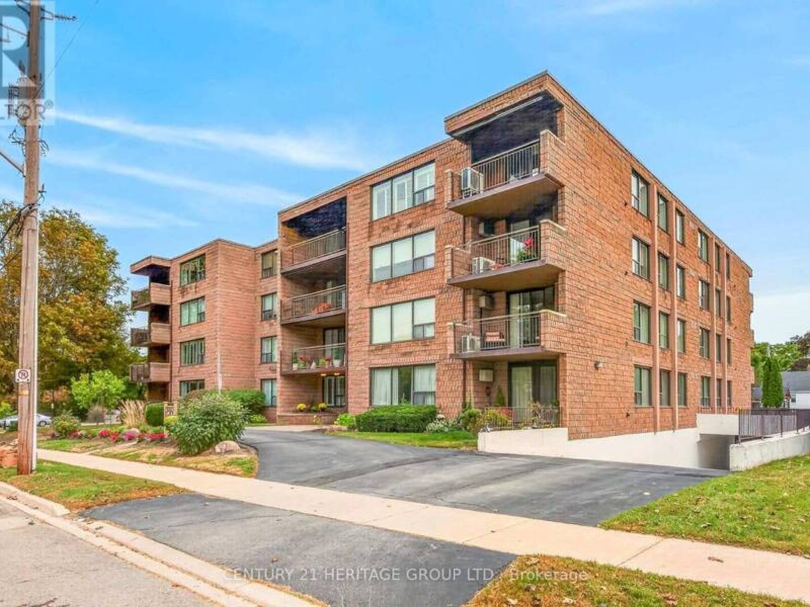 101 - 28 ROBINSON STREET N, Grimsby, Ontario L3M 3C9