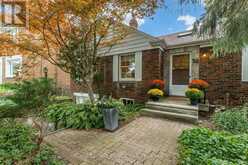 30 BARBARA CRESCENT | Toronto Ontario | Slide Image Two