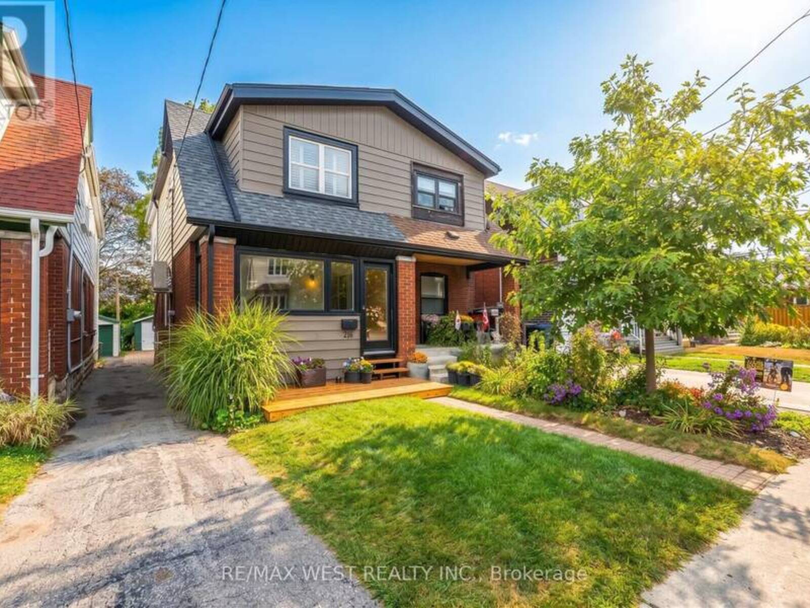 316 MONARCH PARK AVENUE, Toronto, Ontario M4J 4T1