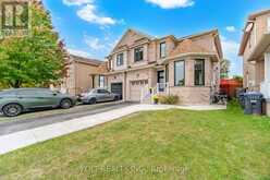 34 SADDLEBACK SQUARE | Brampton Ontario | Slide Image Four