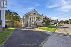 132 GRASS AVENUE | St. Catharines Ontario | Slide Image Three