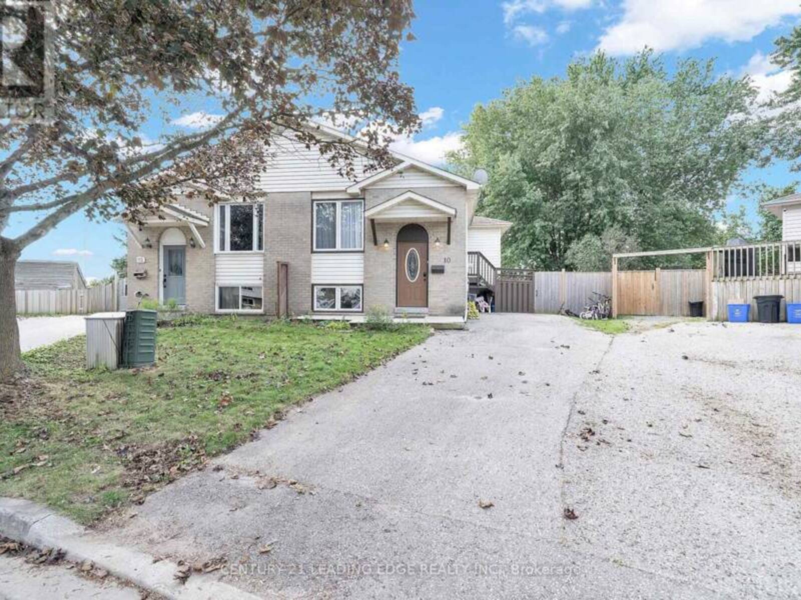 10 FAIRBAIRN COURT, Clarington, Ontario L1C 4K9