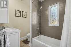 28 INVERLEIGH DRIVE | Toronto Ontario | Slide Image Nine
