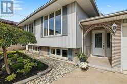 30 CATALINA DRIVE | Hamilton Ontario | Slide Image Four