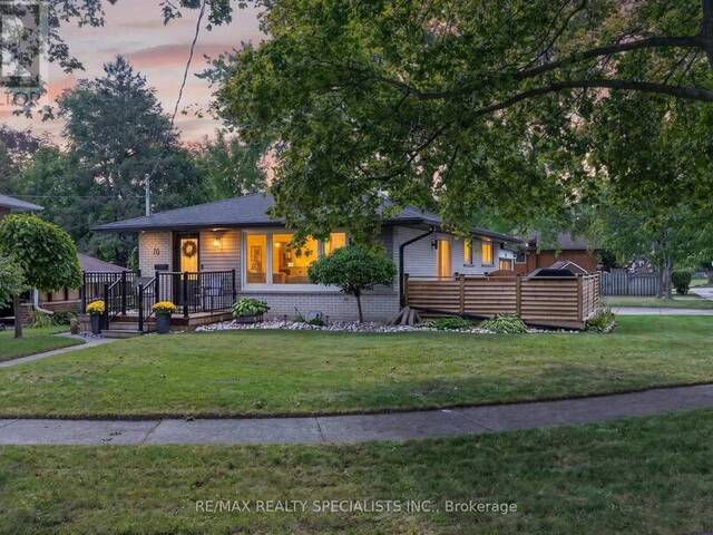 70 DUNCAIRN AVENUE Kitchener Ontario, N2M 4S4 - 3 Bedrooms Home For Sale