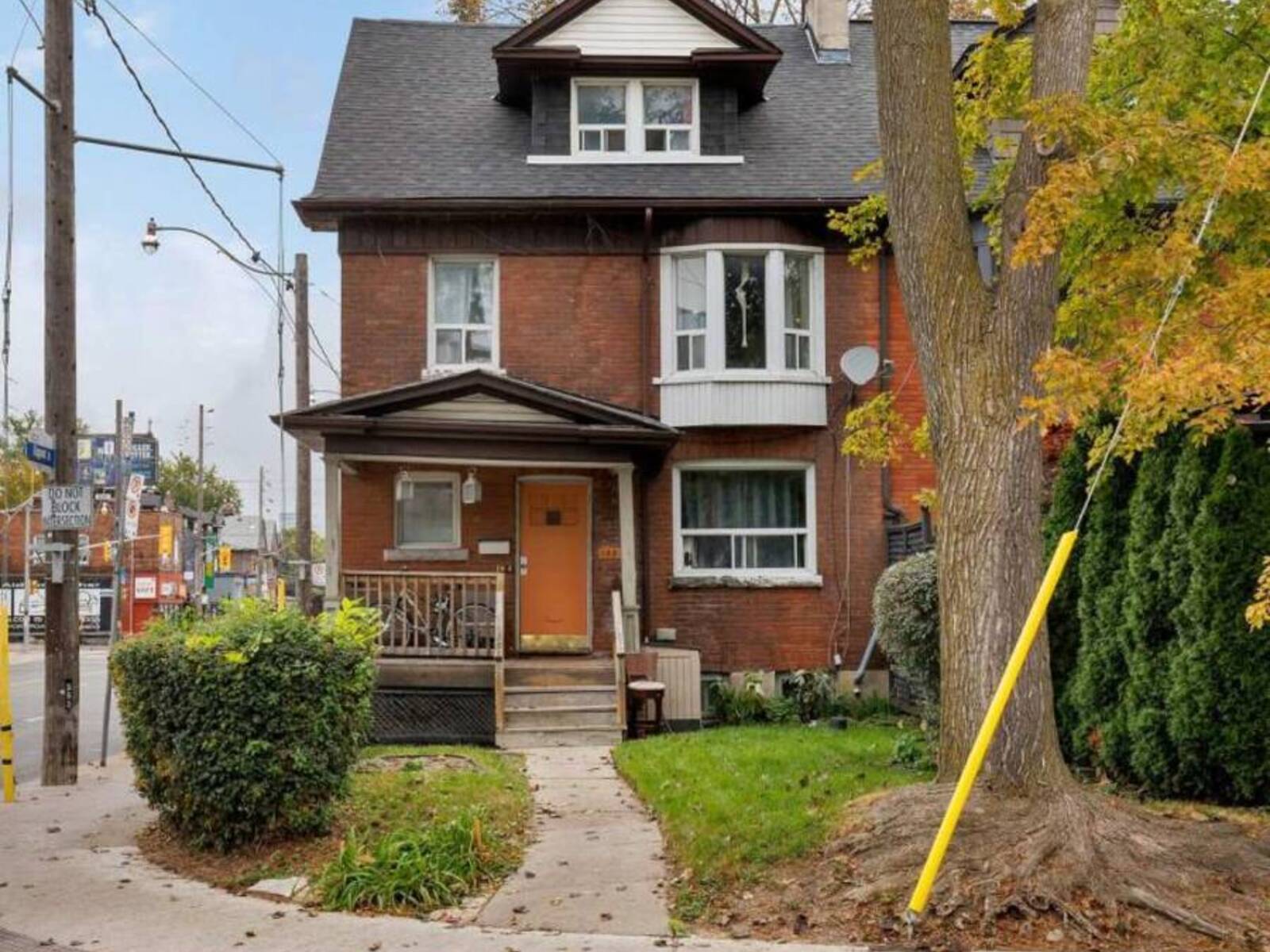 185 WALMER ROAD, Toronto, Ontario M5R 2X8