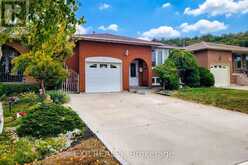 23 TARA COURT | Hamilton Ontario | Slide Image Three