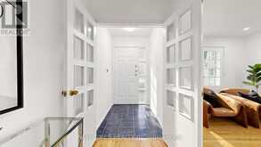 4 ASHSTEAD PLACE | Toronto Ontario | Slide Image Eighteen